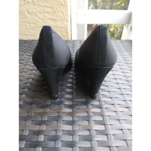 Tory Burch Wedge Heels Size 5 1/2 - Picture 7 of 9